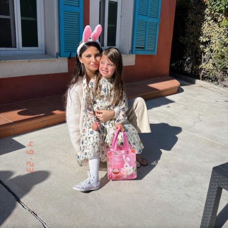 The Instagram post of Kelly Piquet with her daughter Penelope Kvyat.